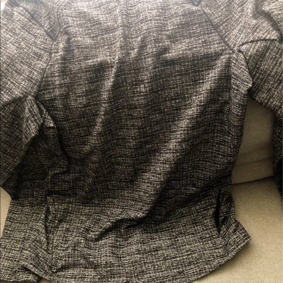 Lululemon Long sleeve pullover with side pocket. - Picture 5 of 5